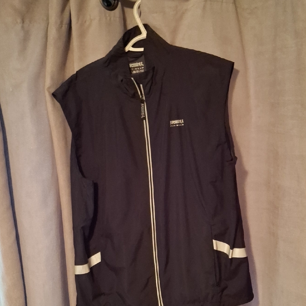 Men's Black Sleeveless Jacket
